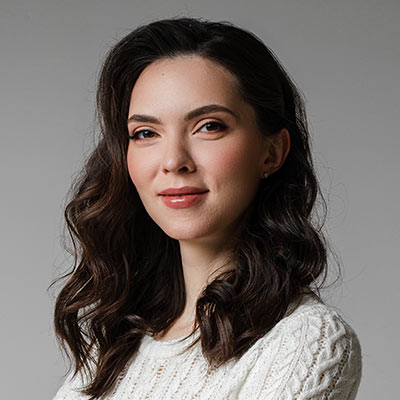 Dra. Elena Silva